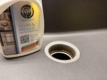 Step 1 – Scum & Mineral Deposit Remover